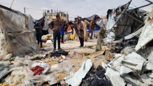 Terörist İsrail Refah'ta çadırlardaki sivil halkı uçaklarla bombaladı!