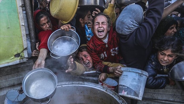 Terörist İsrail 64 gündür yardımları engellediği Gazze'de 3 bin 500 çocuk açlıktan öldürebilir!
