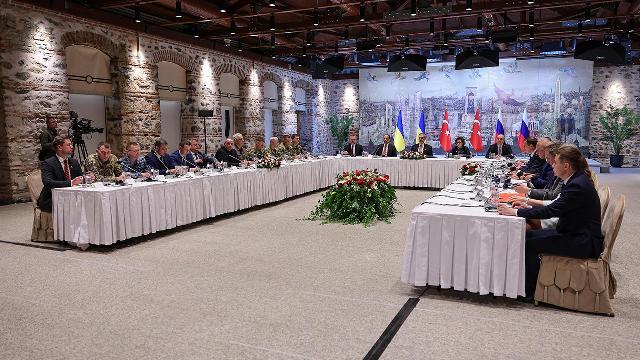 Dünyanın merakla takip ettiği Türkiye-Rusya-Ukrayna Üçlü Toplantısı İstanbul’da yapıldı