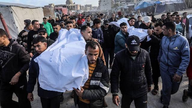 İsrail’in Gazze’ye son 24 saatte düzenlediği saldırılarda 105 Filistinli hayatını kaybetti!